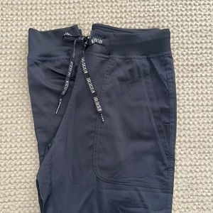 MED COUTURE JOGGER SCRUBS SIZE ST